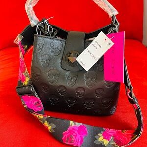 Betsey Johnson Skull Boss Bucket Crossbody Black NWT